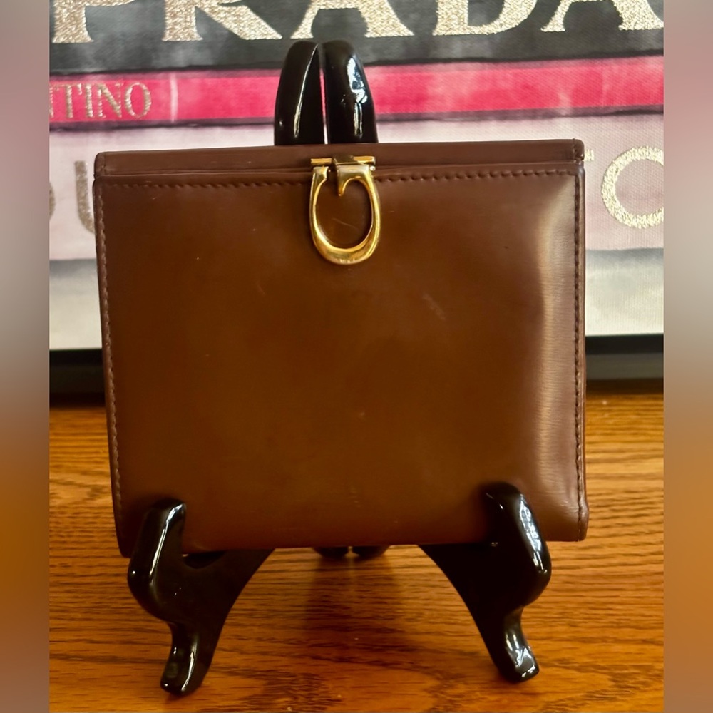 GUCCI G KISS LOCK BROWN LEATHER - AUTHENTIC EUC